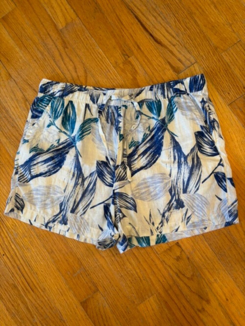 C&C California 100% Linen White/Blue Tropical Print Shorts Size Large